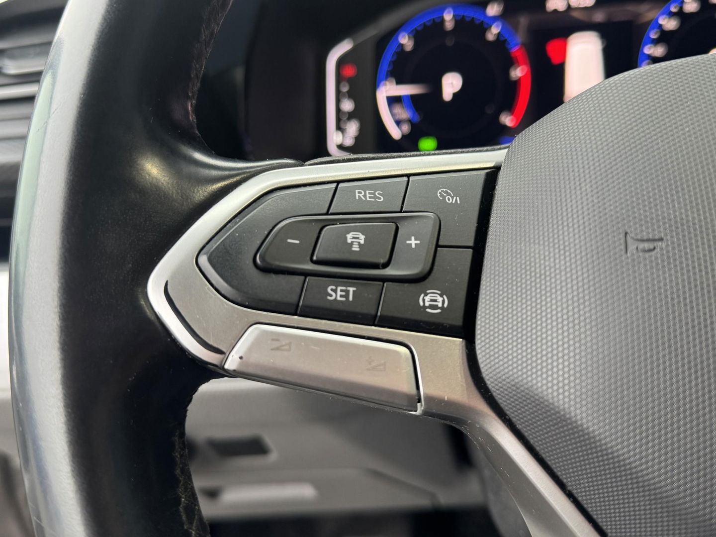 Volkswagen Transporter 2.0 TDI L2H1 30 DC DUBBEL CABINE / VIRTUAL COCKPIT / AUTOMAAT / CARPLAY / BULLI