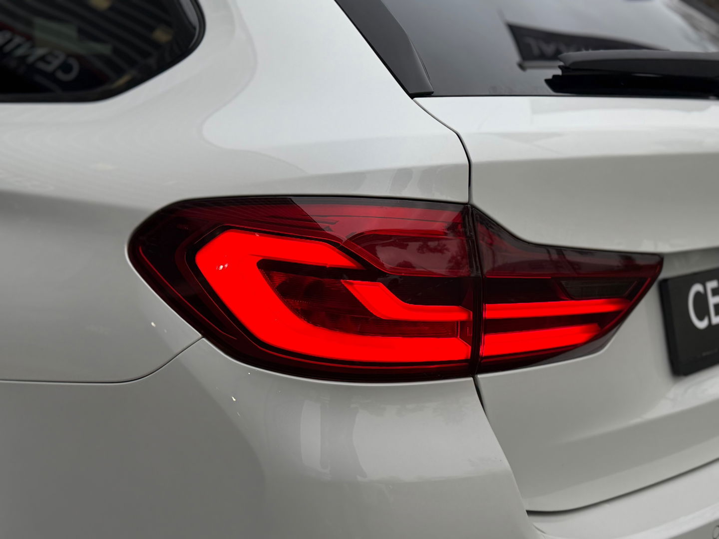 BMW 5 Serie Touring 540i xDrive High Exe M-Sport|Pano|Head-Up|ACC|Memory|360Camera|Keyless|Leder|Carplay