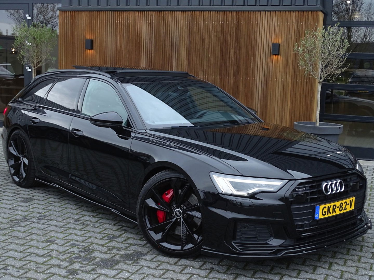 Audi A6 Avant 55 TFSI e 367PK Quattro / S6 Edition / Competition / LED
