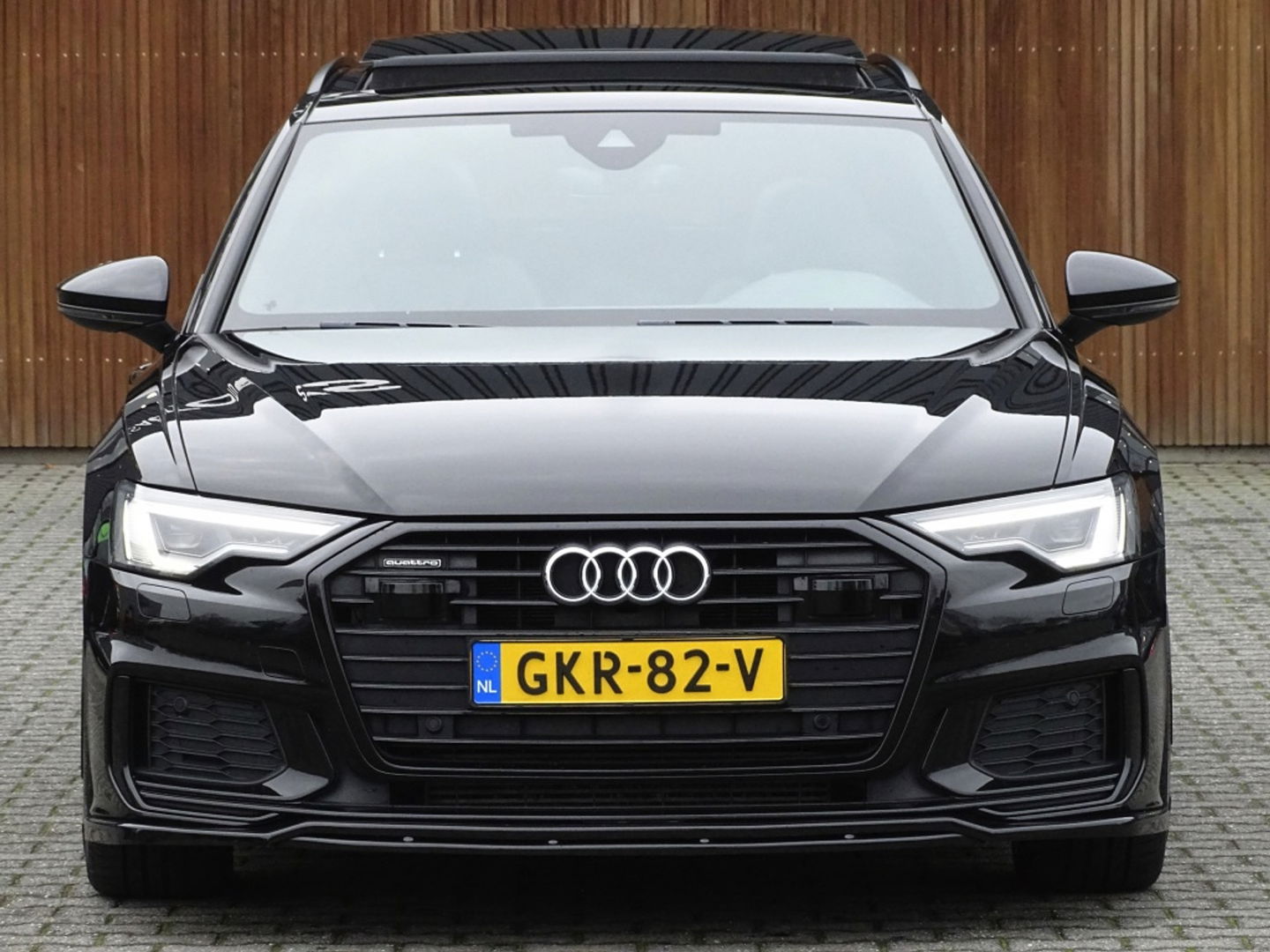 Audi A6 Avant 55 TFSI e 367PK Quattro / S6 Edition / Competition / LED