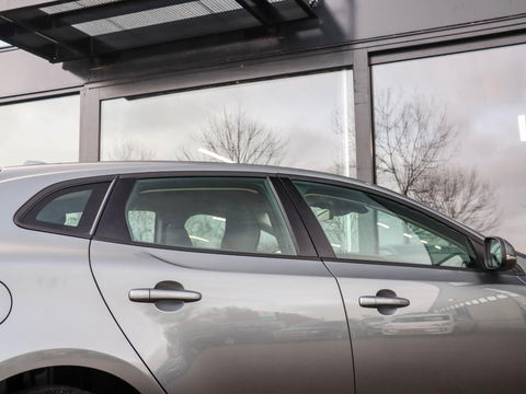 Volvo V40 1.5 T2 Polar+ Automaat | Navigatie | Stoelverwarming | LED