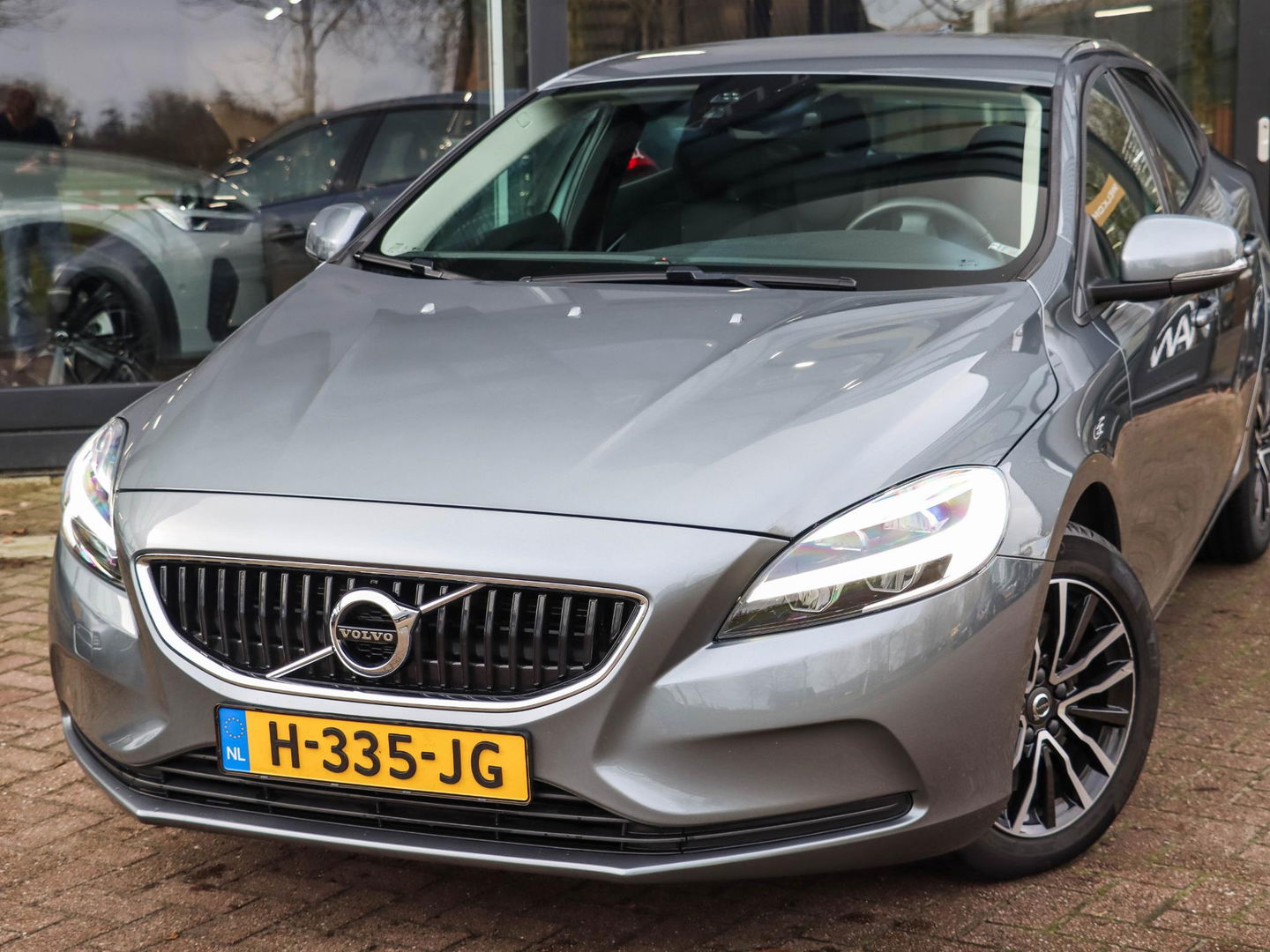 Volvo V40 1.5 T2 Polar+ Automaat | Navigatie | Stoelverwarming | LED