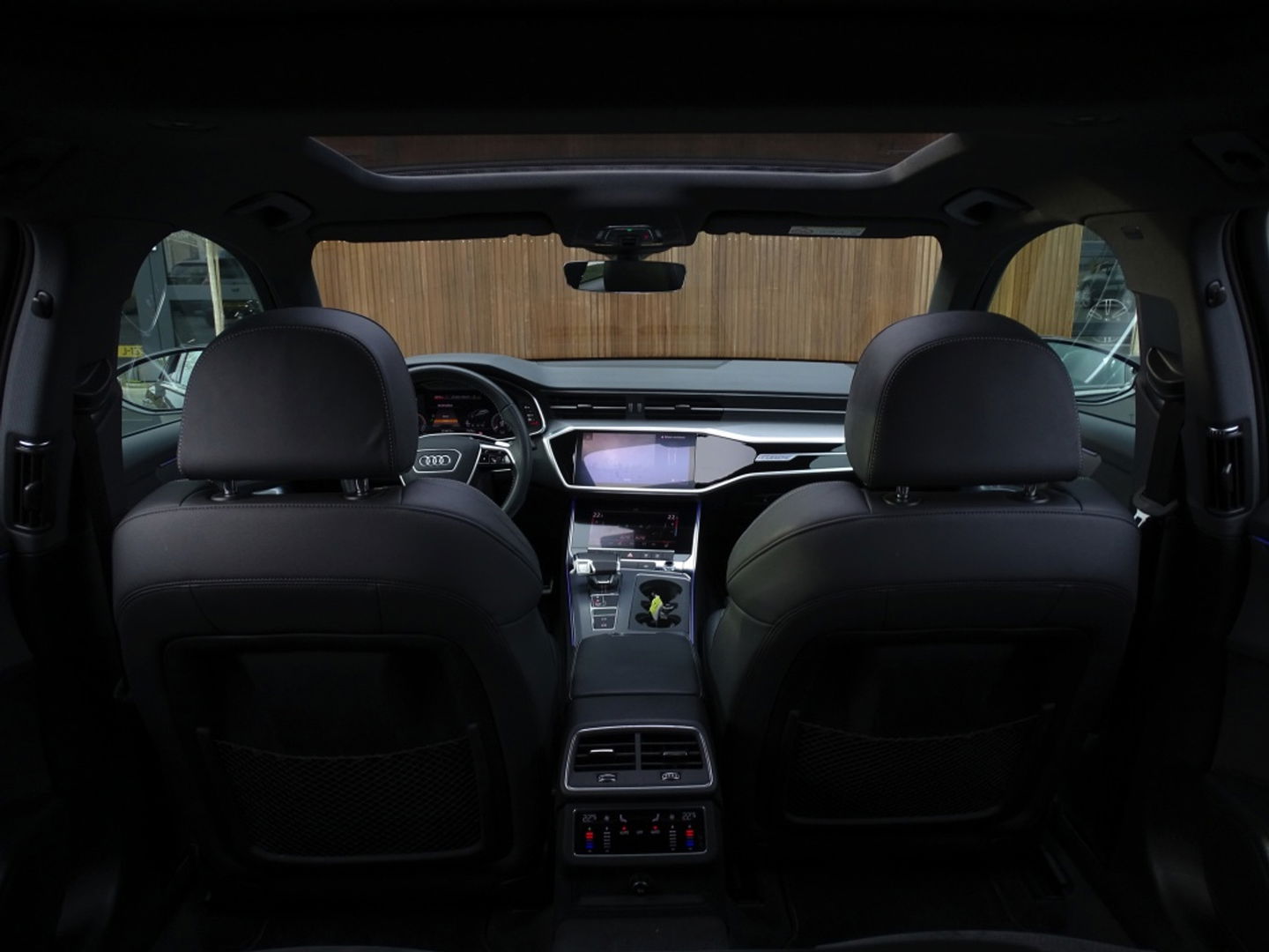 Audi A6 Avant 55 TFSI e 367PK Quattro / S6 Edition / Competition / LED