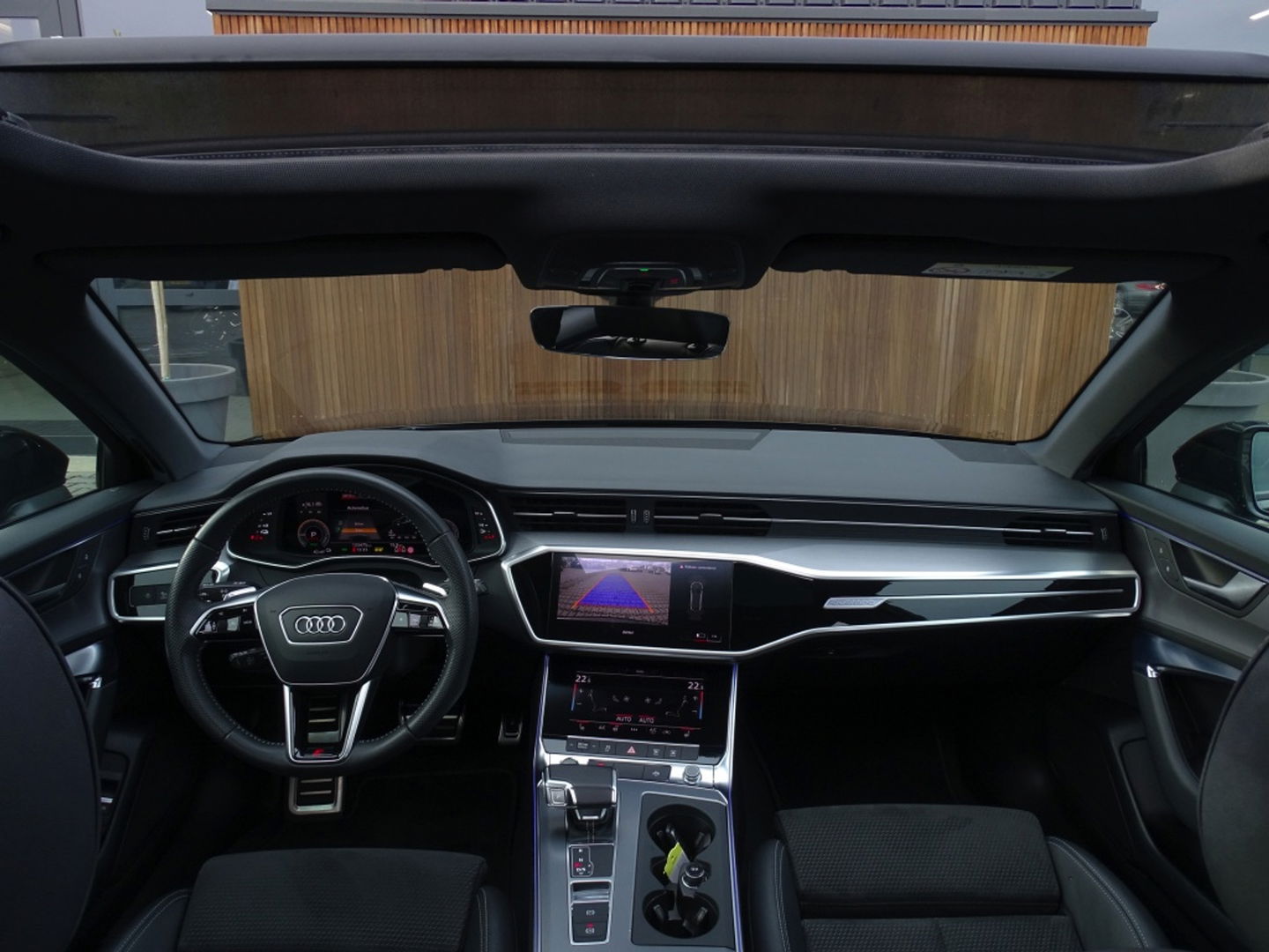 Audi A6 Avant 55 TFSI e 367PK Quattro / S6 Edition / Competition / LED