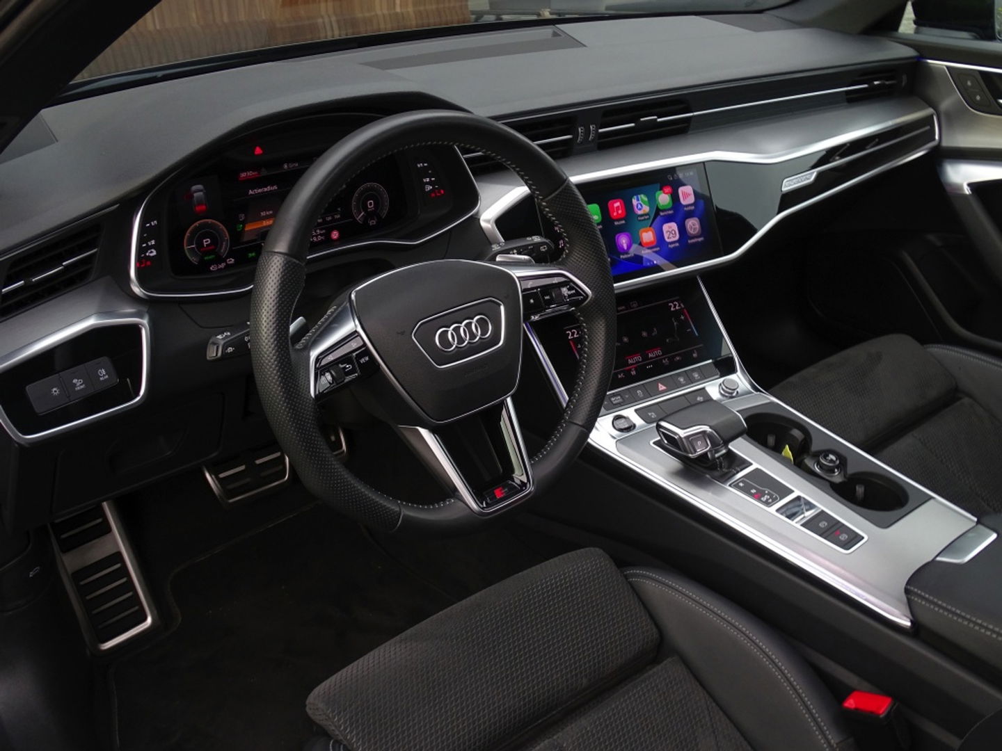 Audi A6 Avant 55 TFSI e 367PK Quattro / S6 Edition / Competition / LED