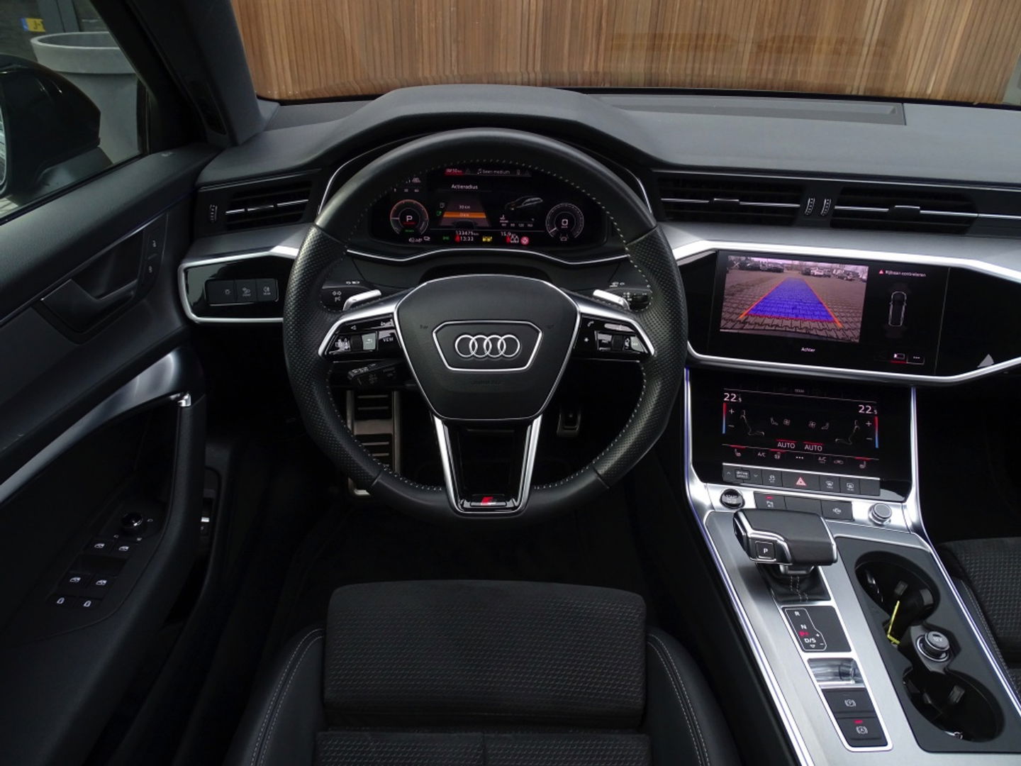 Audi A6 Avant 55 TFSI e 367PK Quattro / S6 Edition / Competition / LED