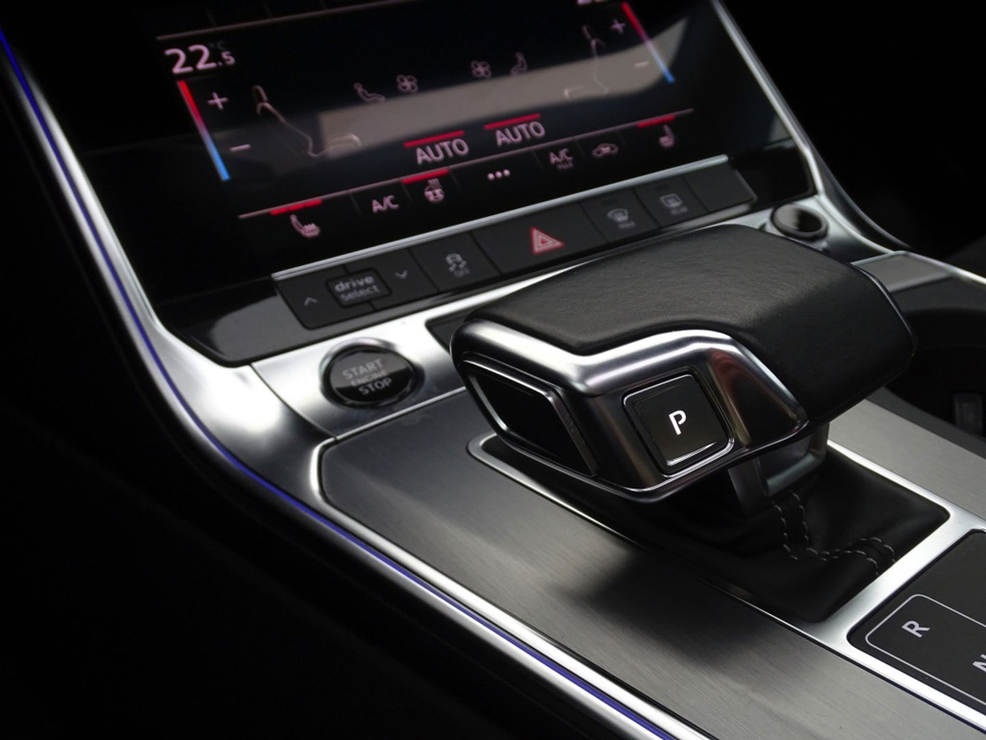 Audi A6 Avant 55 TFSI e 367PK Quattro / S6 Edition / Competition / LED