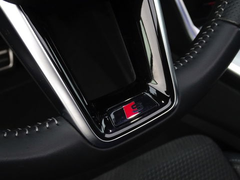 Audi A6 Avant 55 TFSI e 367PK Quattro / S6 Edition / Competition / LED