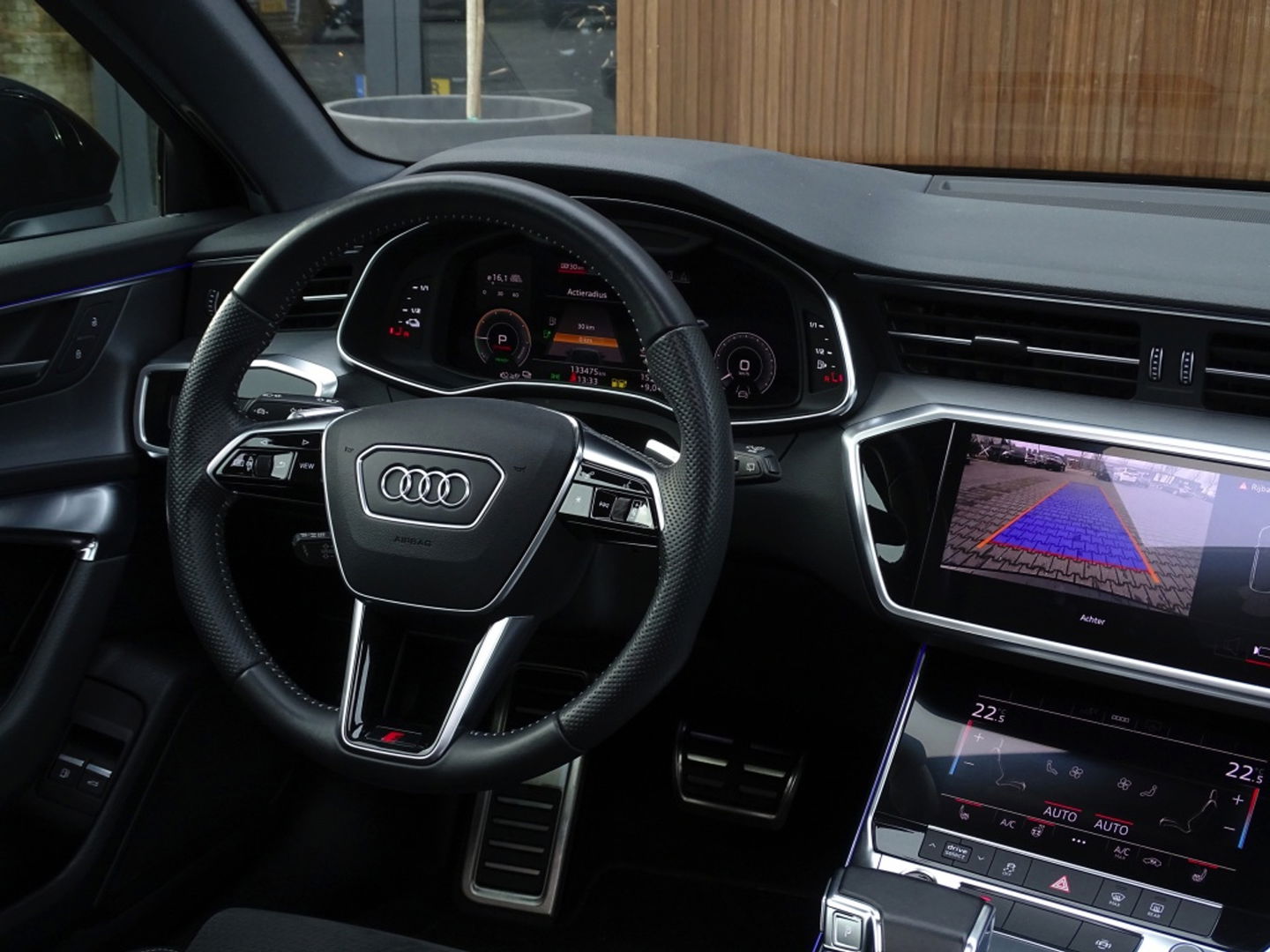 Audi A6 Avant 55 TFSI e 367PK Quattro / S6 Edition / Competition / LED