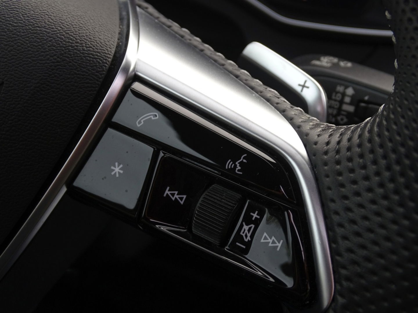 Audi A6 Avant 55 TFSI e 367PK Quattro / S6 Edition / Competition / LED