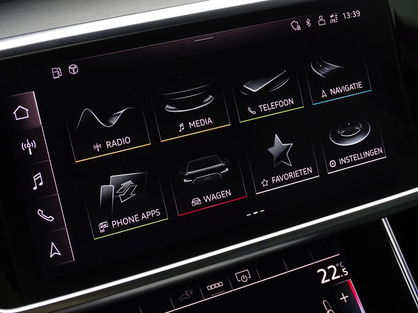 Audi A6 Avant 55 TFSI e 367PK Quattro / S6 Edition / Competition / LED