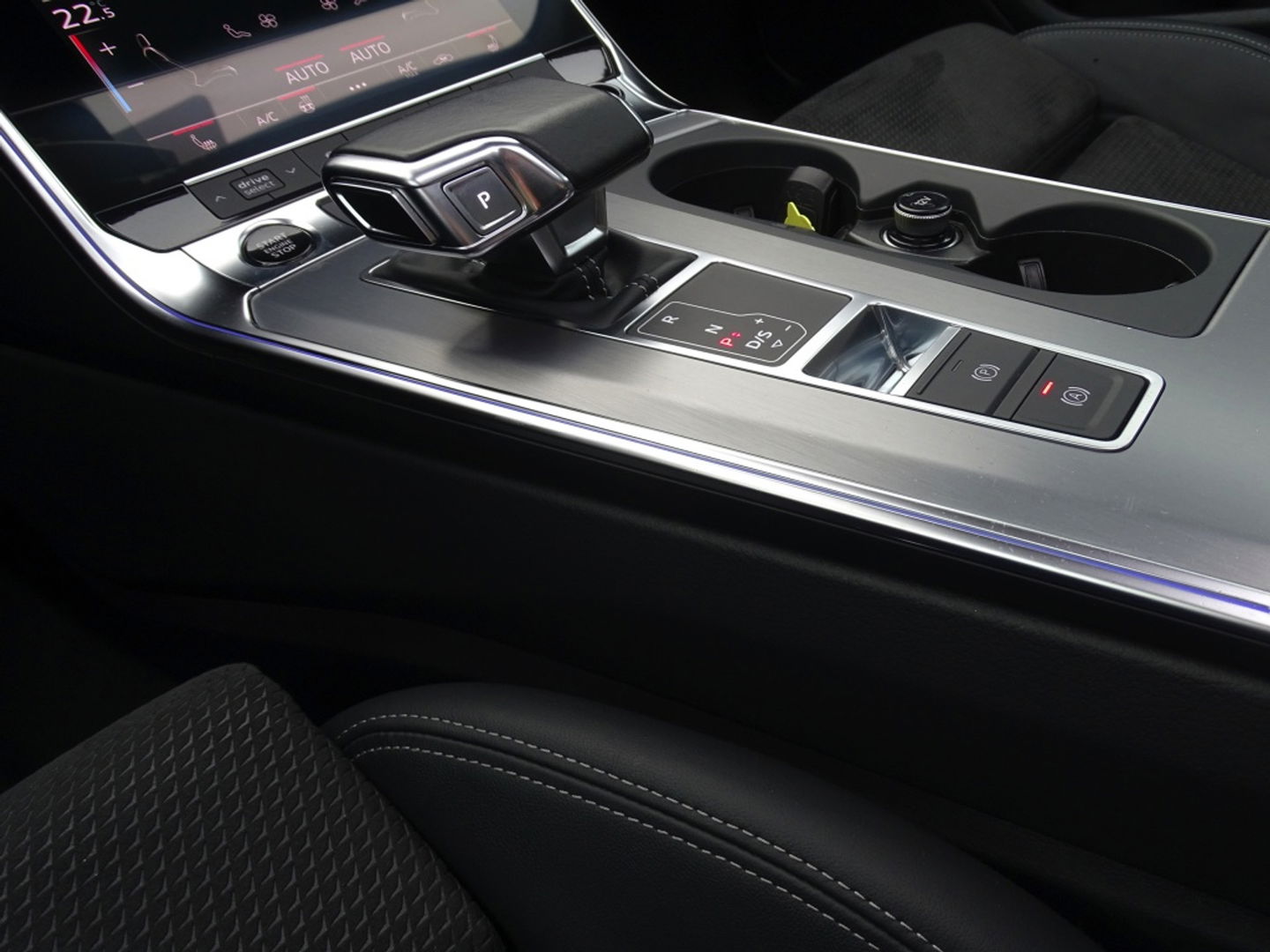 Audi A6 Avant 55 TFSI e 367PK Quattro / S6 Edition / Competition / LED