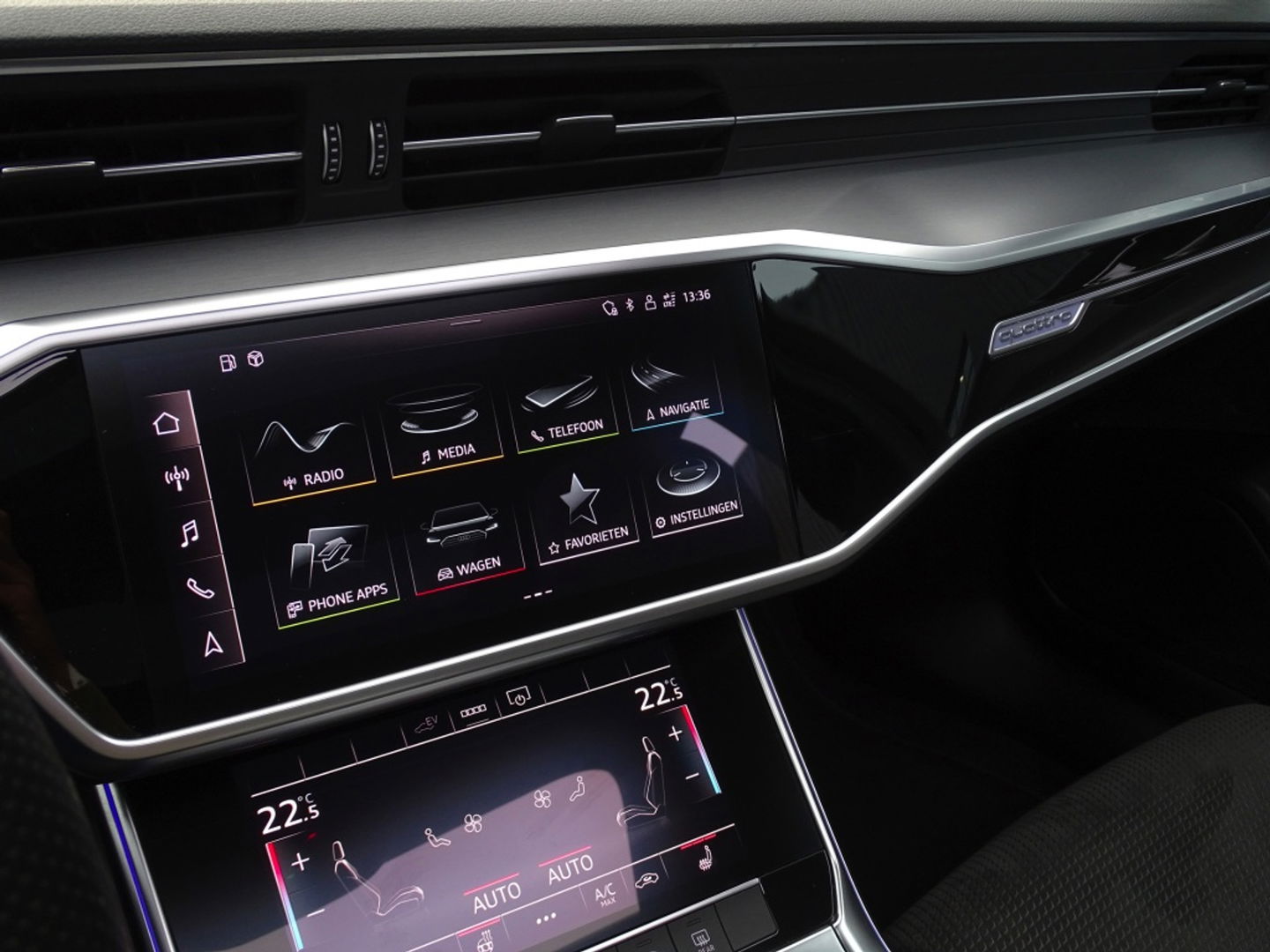 Audi A6 Avant 55 TFSI e 367PK Quattro / S6 Edition / Competition / LED