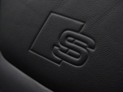 Audi A6 Avant 55 TFSI e 367PK Quattro / S6 Edition / Competition / LED