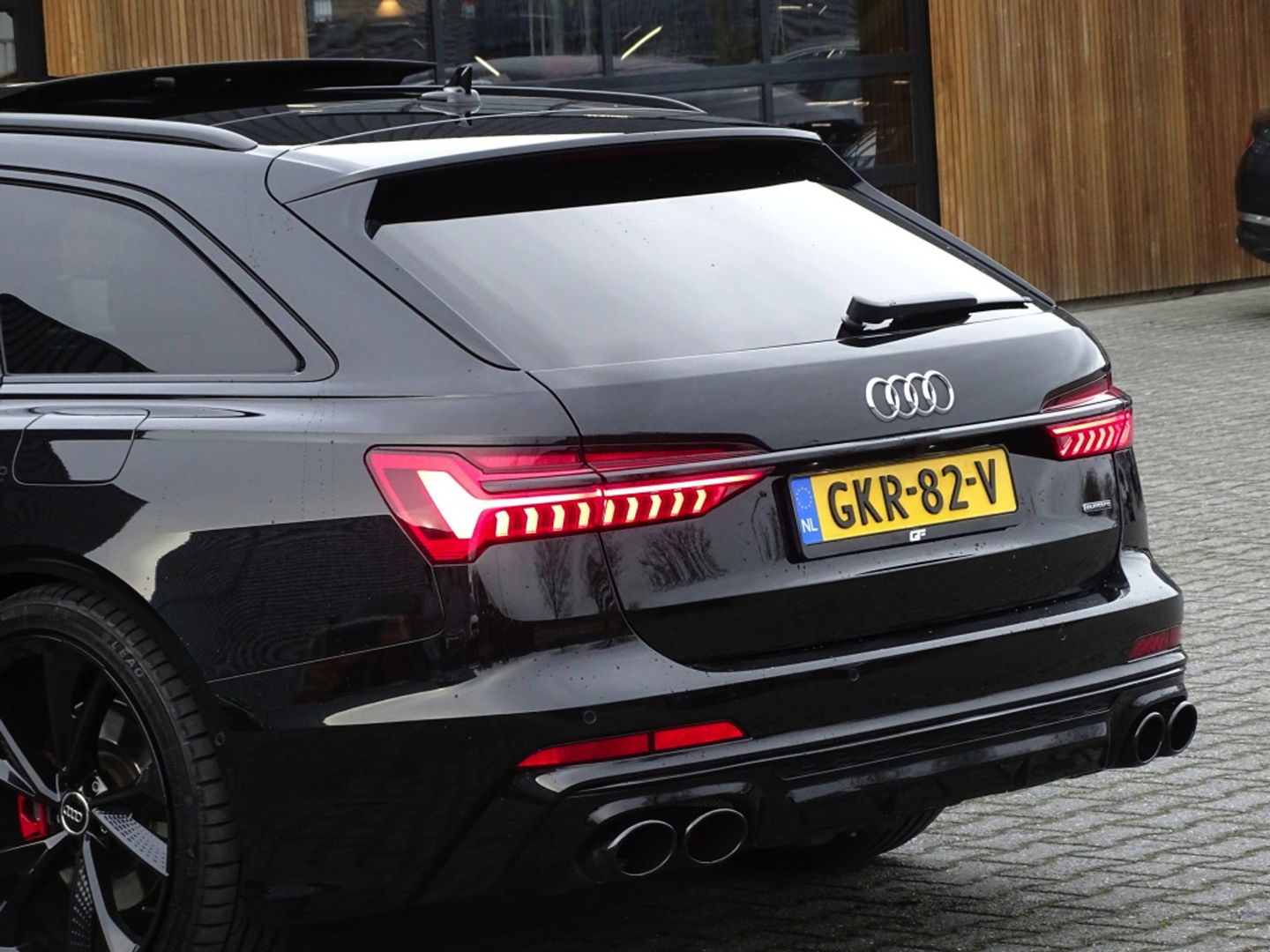 Audi A6 Avant 55 TFSI e 367PK Quattro / S6 Edition / Competition / LED