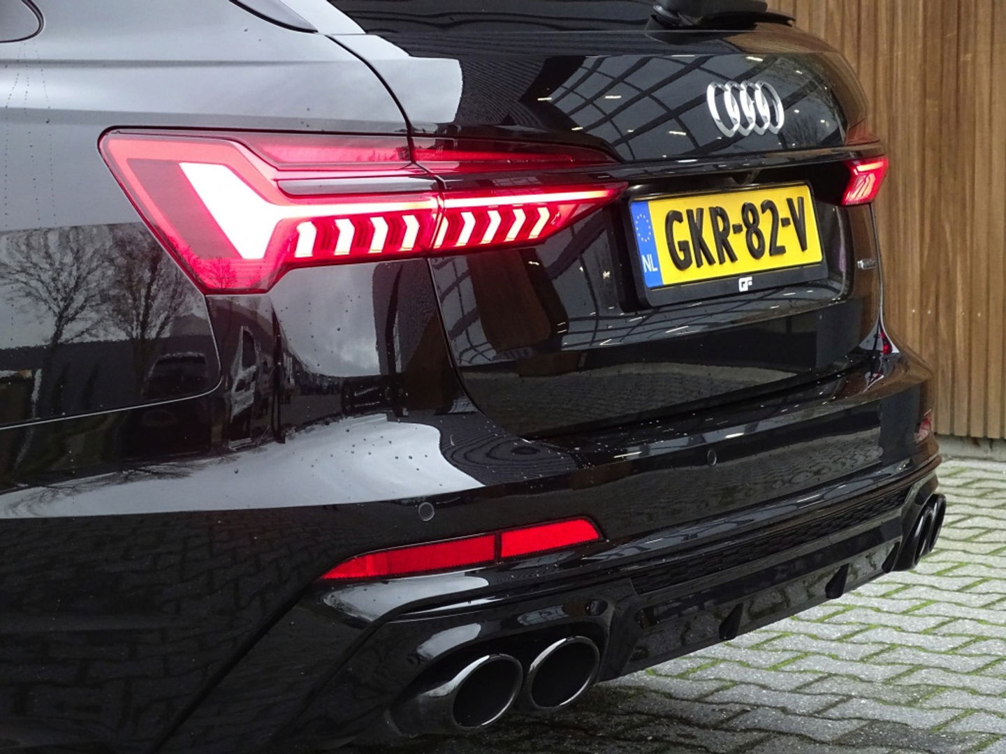 Audi A6 Avant 55 TFSI e 367PK Quattro / S6 Edition / Competition / LED