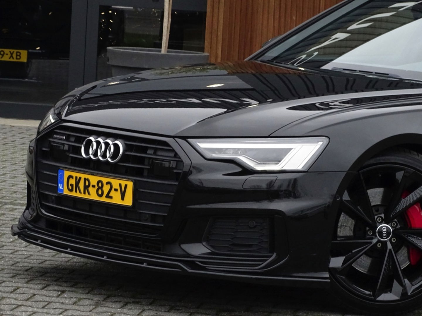 Audi A6 Avant 55 TFSI e 367PK Quattro / S6 Edition / Competition / LED