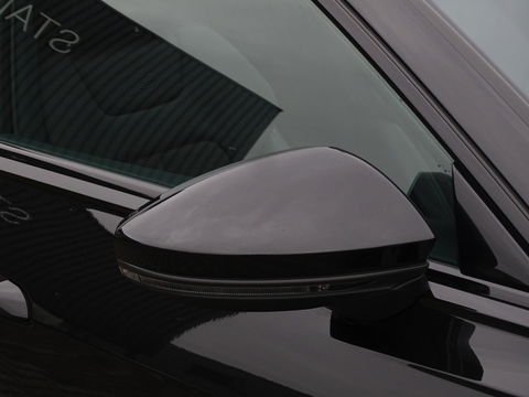 Audi A6 Avant 55 TFSI e 367PK Quattro / S6 Edition / Competition / LED