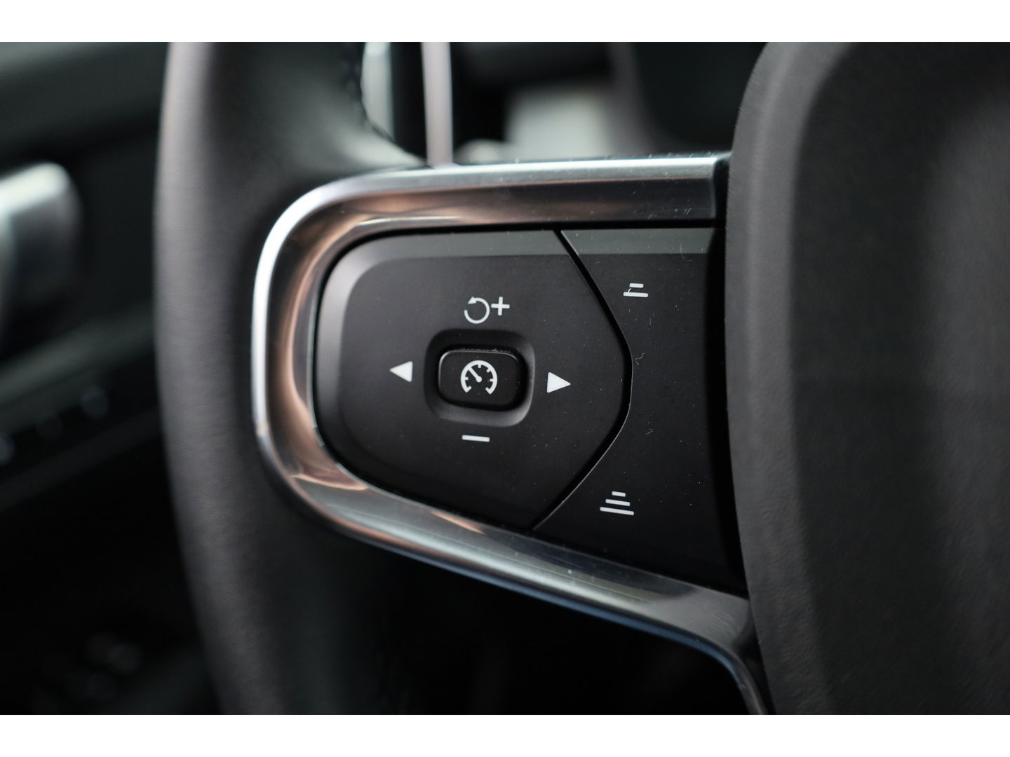 Volvo XC40 1.5 T4 Recharge Inscription Expression | Elek. Stoelen | Camera | Stoel + stuur verw. | Apple Carplay |