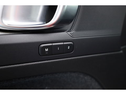 Volvo XC40 1.5 T4 Recharge Inscription Expression | Elek. Stoelen | Camera | Stoel + stuur verw. | Apple Carplay |