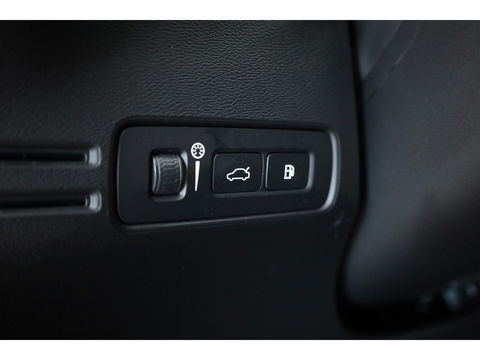 Volvo XC40 1.5 T4 Recharge Inscription Expression | Elek. Stoelen | Camera | Stoel + stuur verw. | Apple Carplay |