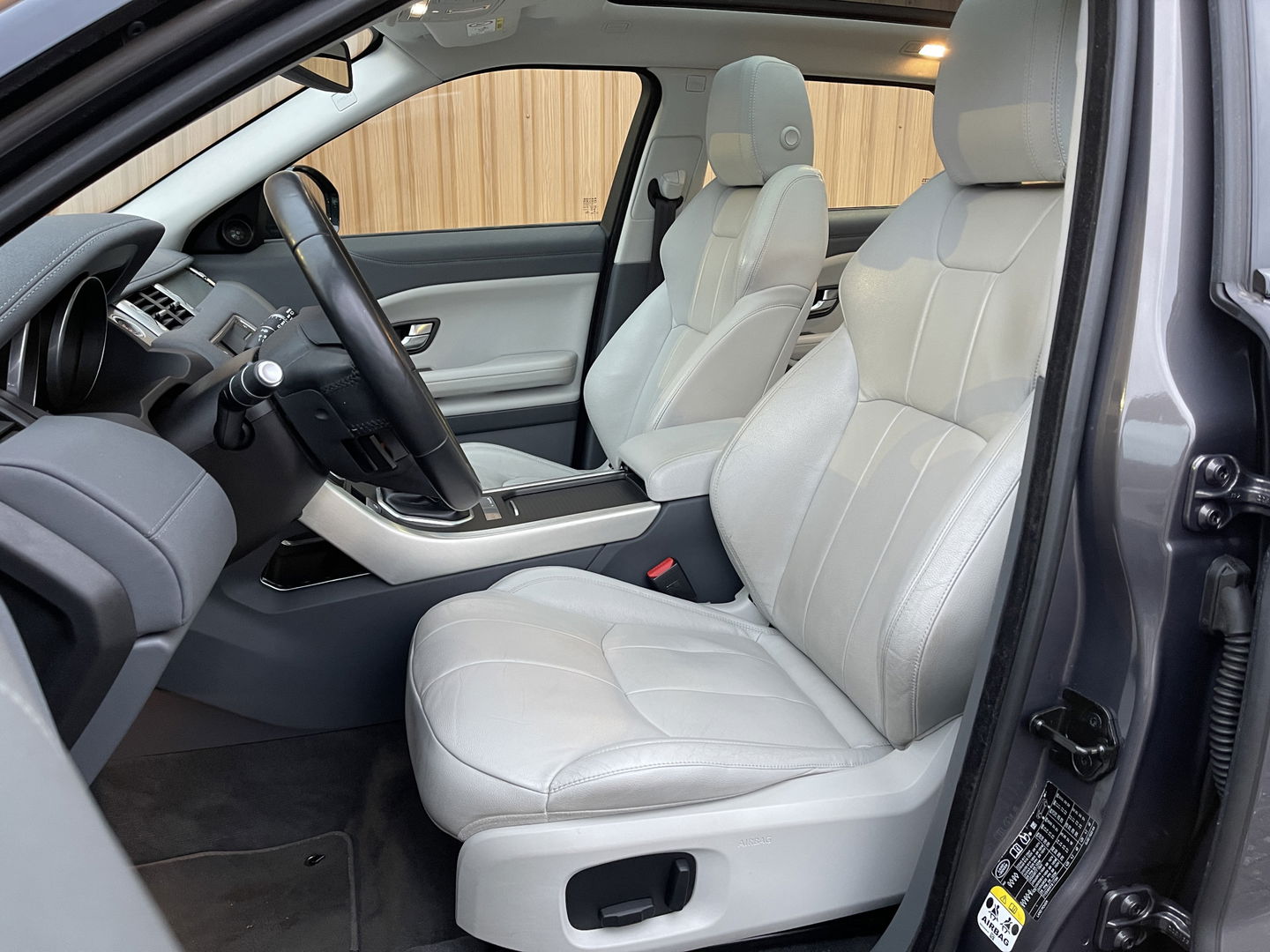 Land Rover Range Rover Evoque 2.0 eD4 SE Dynamic | Panoramadak | Cruise Control | Airconditioning | Stuurwielverwarming | Bluetooth | Stop&GO |