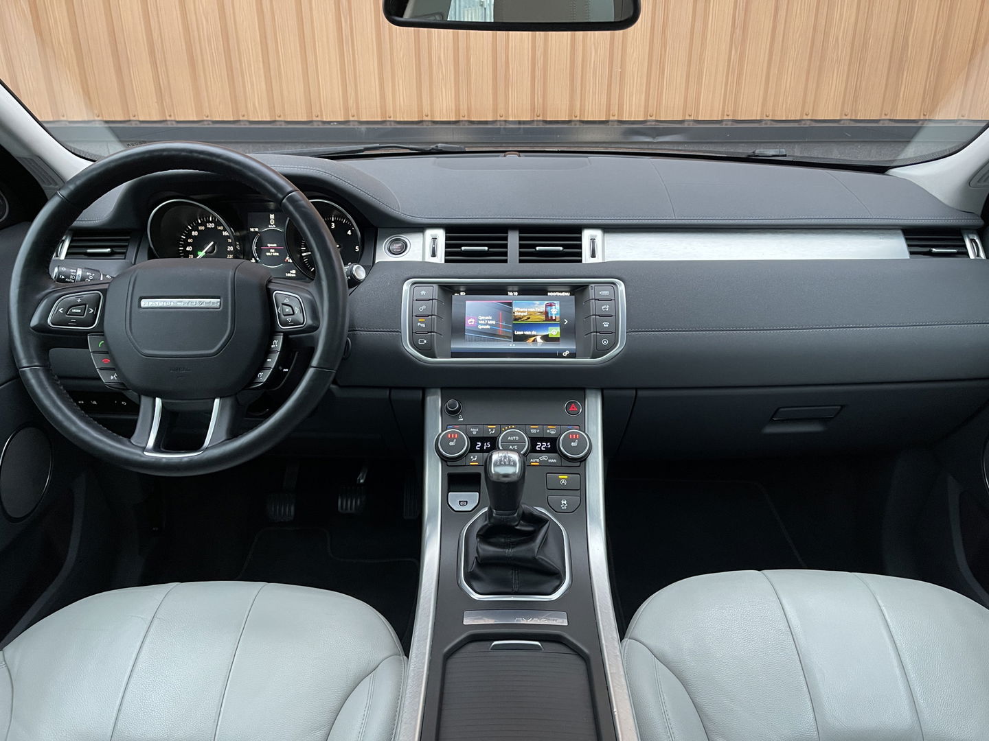 Land Rover Range Rover Evoque 2.0 eD4 SE Dynamic | Panoramadak | Cruise Control | Airconditioning | Stuurwielverwarming | Bluetooth | Stop&GO |
