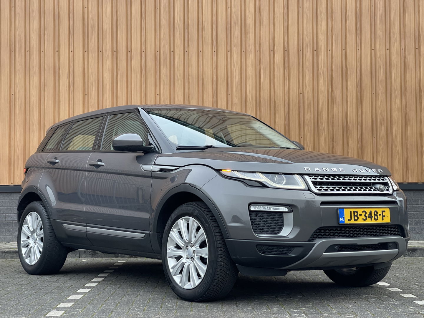 Land Rover Range Rover Evoque 2.0 eD4 SE Dynamic | Panoramadak | Cruise Control | Airconditioning | Stuurwielverwarming | Bluetooth | Stop&GO |