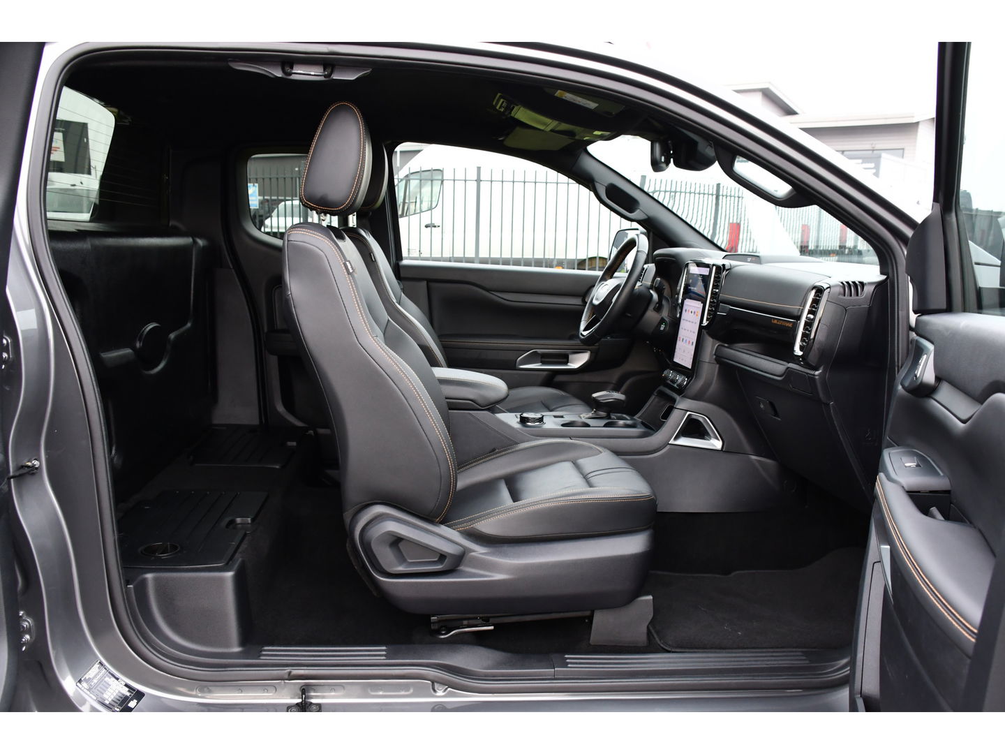 Ford Ranger 2.0 Super Cab EcoBlue Wildtrak Adaptieve Cruise, 360 Camera, Carplay, 3500kg Trekhaak, LEDER, LED, 204pk, Automaat, Uniek!