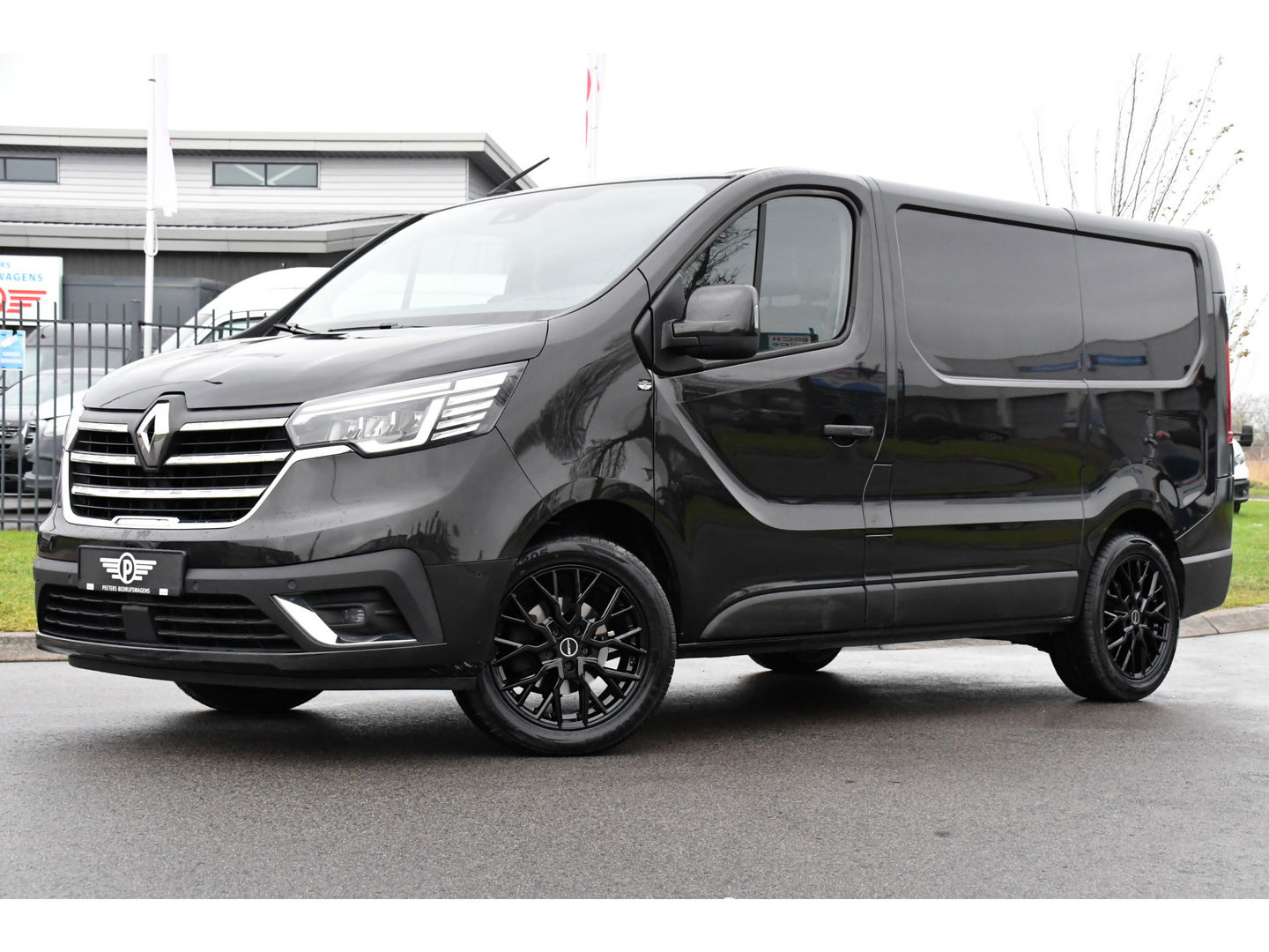 Renault Trafic 2.0 dCi 170 L1H1 Luxe Black Edition Adaptieve Cruise, Camera, Carplay, 170pk, Automaat, LED, Clima, Stoelverwarming, Multimedia, Uniek!