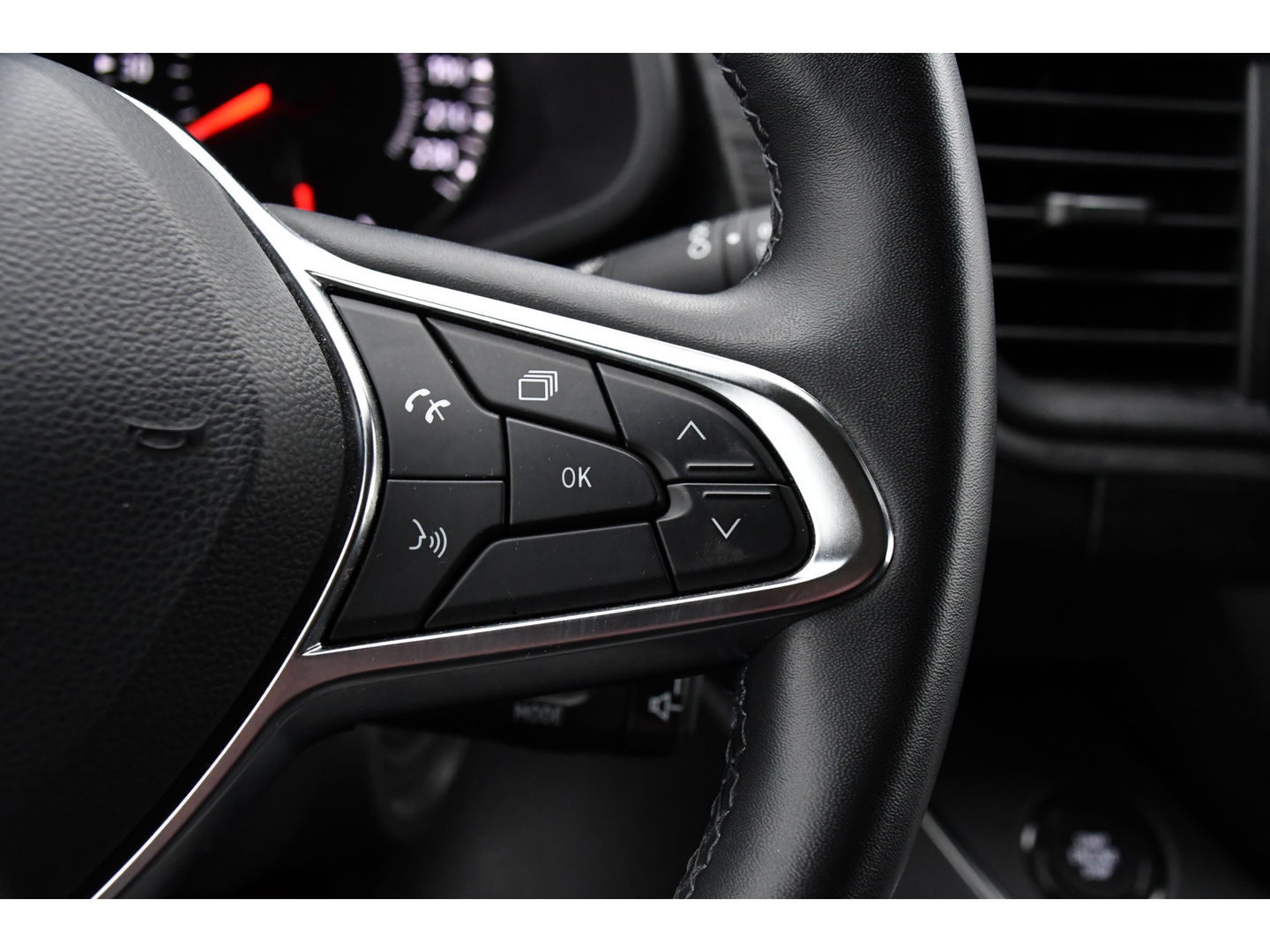 Renault Trafic 2.0 dCi 170 L1H1 Luxe Black Edition Adaptieve Cruise, Camera, Carplay, 170pk, Automaat, LED, Clima, Stoelverwarming, Multimedia, Uniek!