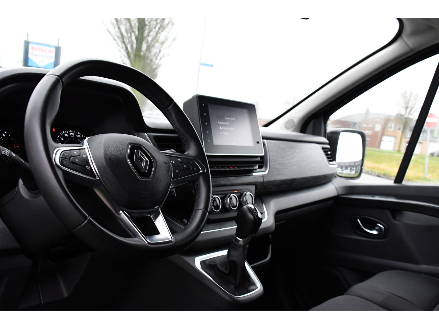 Renault Trafic 2.0 dCi 170 L1H1 Luxe Black Edition Adaptieve Cruise, Camera, Carplay, 170pk, Automaat, LED, Clima, Stoelverwarming, Multimedia, Uniek!