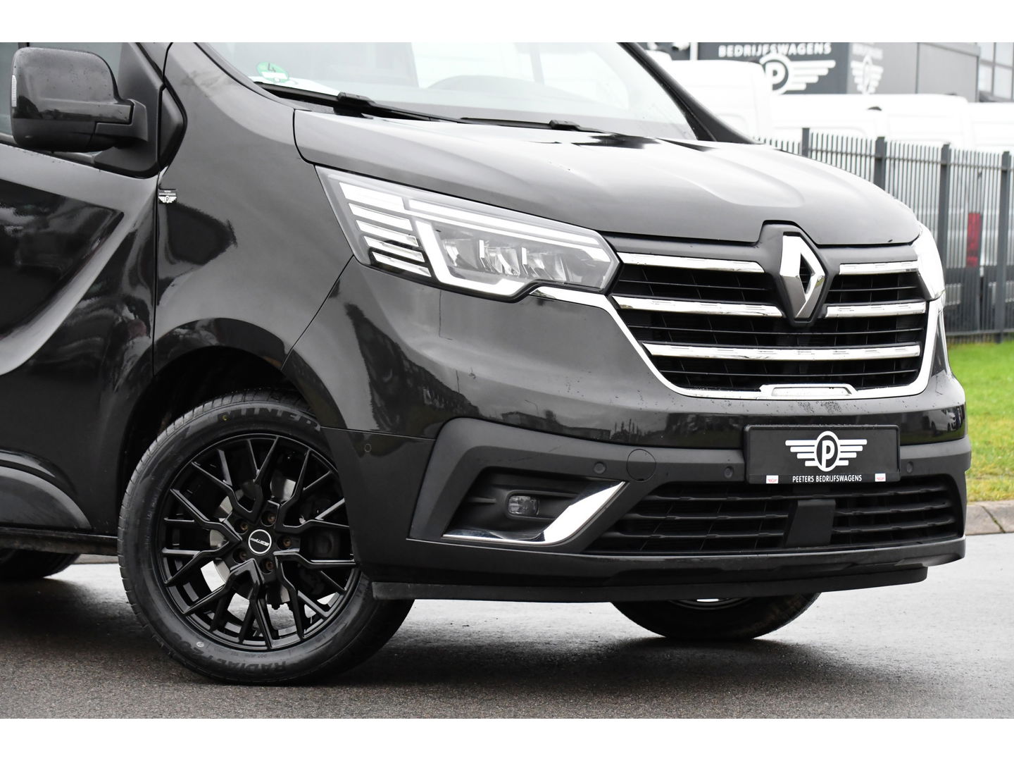 Renault Trafic 2.0 dCi 170 L1H1 Luxe Black Edition Adaptieve Cruise, Camera, Carplay, 170pk, Automaat, LED, Clima, Stoelverwarming, Multimedia, Uniek!