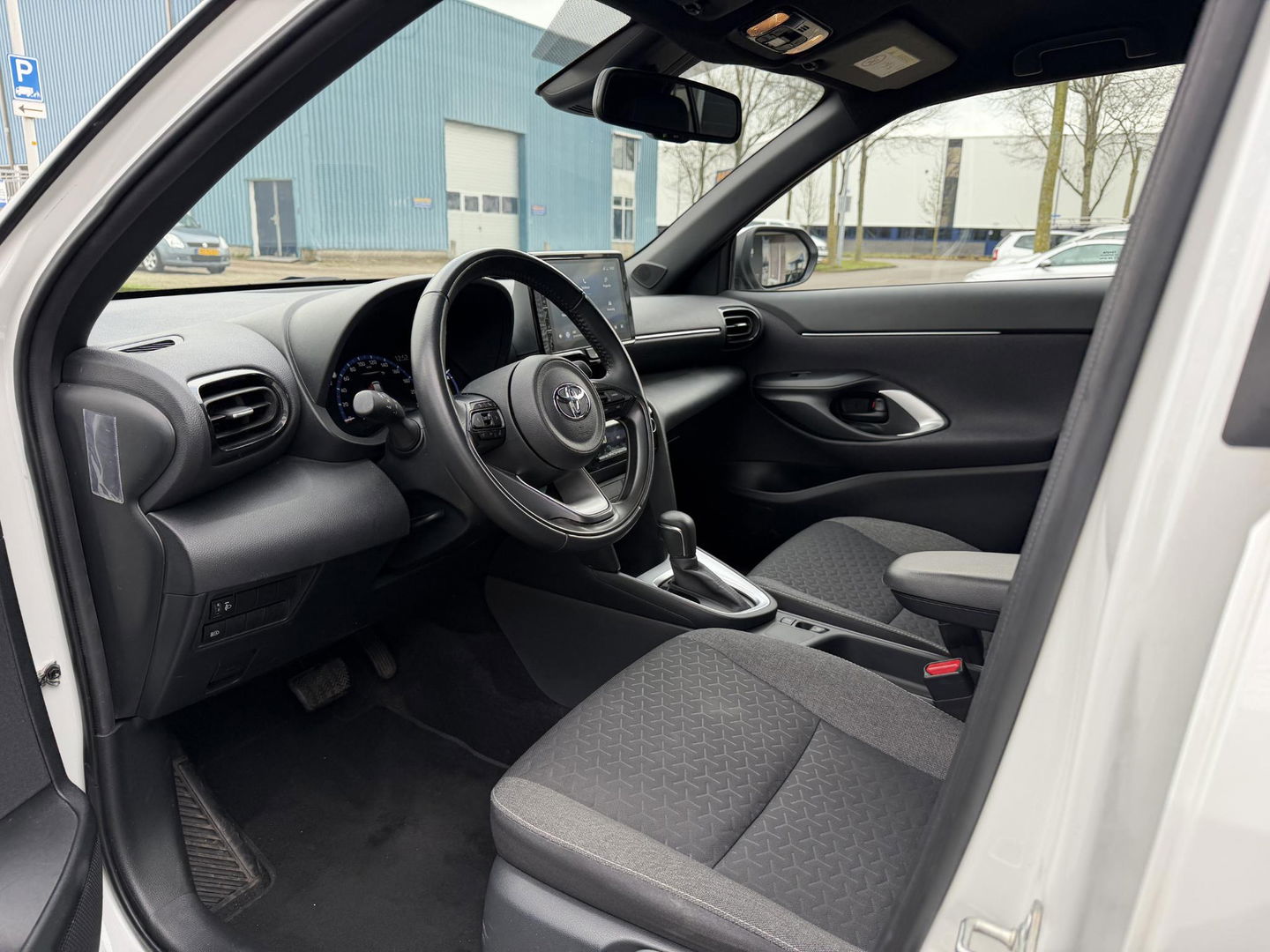 Toyota Yaris Cross 1.5 Hybrid 115 Dynamic sidesteps l Camera l Navigatie