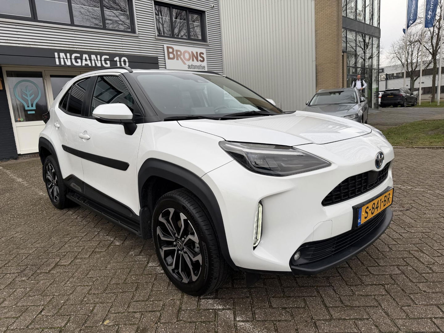 Toyota Yaris Cross 1.5 Hybrid 115 Dynamic sidesteps l Camera l Navigatie