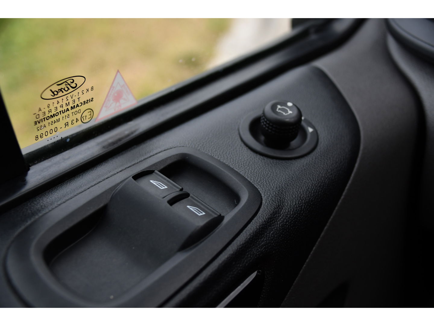 Ford Transit Custom 320 2.0 TDCI DC L2H1 MS-RT Adaptieve Cruise, Camera, 185PK, Carplay, Multimedia, Trekhaak, Automaat, 2 x Schuifdeur, UNIEK!