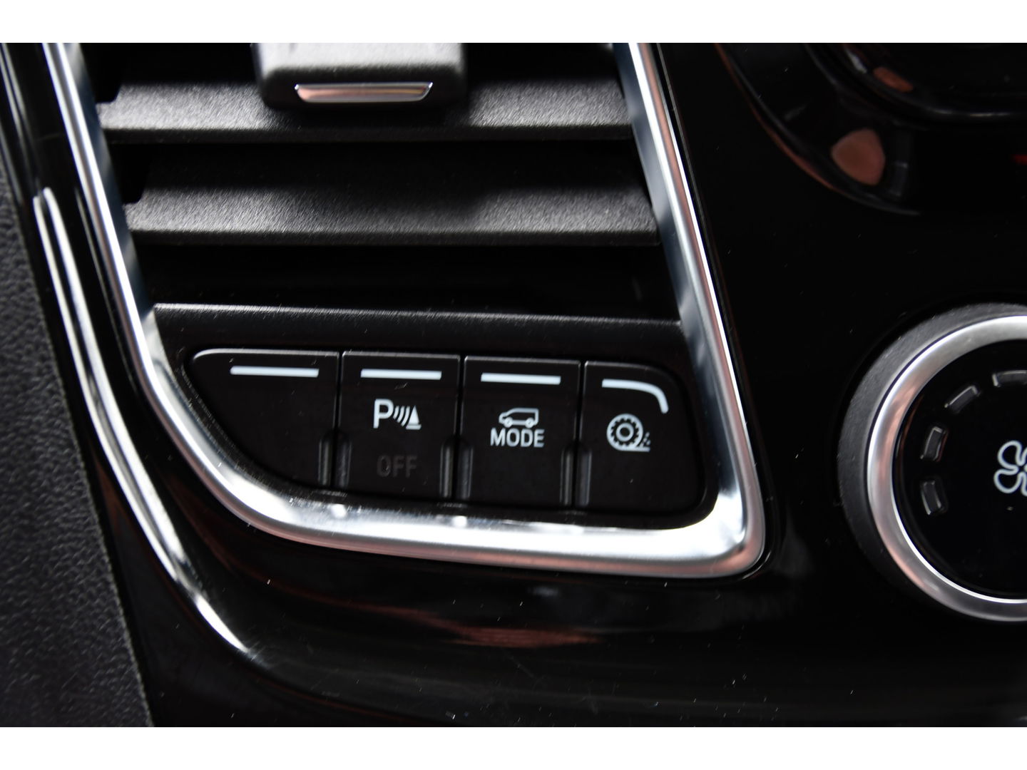 Ford Transit Custom 320 2.0 TDCI DC L2H1 MS-RT Adaptieve Cruise, Camera, 185PK, Carplay, Multimedia, Trekhaak, Automaat, 2 x Schuifdeur, UNIEK!