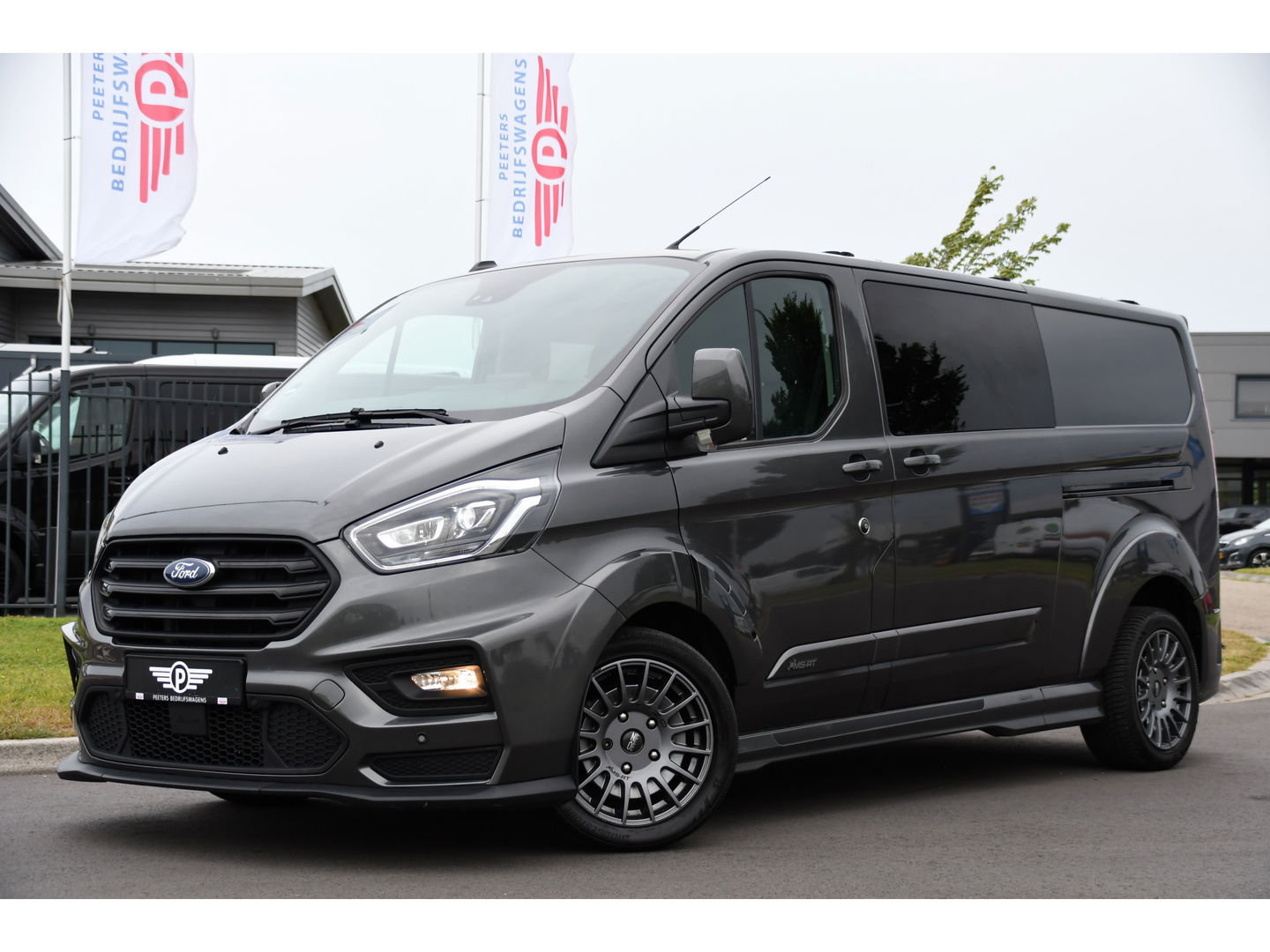 Ford Transit Custom 320 2.0 TDCI DC L2H1 MS-RT Adaptieve Cruise, Camera, 185PK, Carplay, Multimedia, Trekhaak, Automaat, 2 x Schuifdeur, UNIEK!