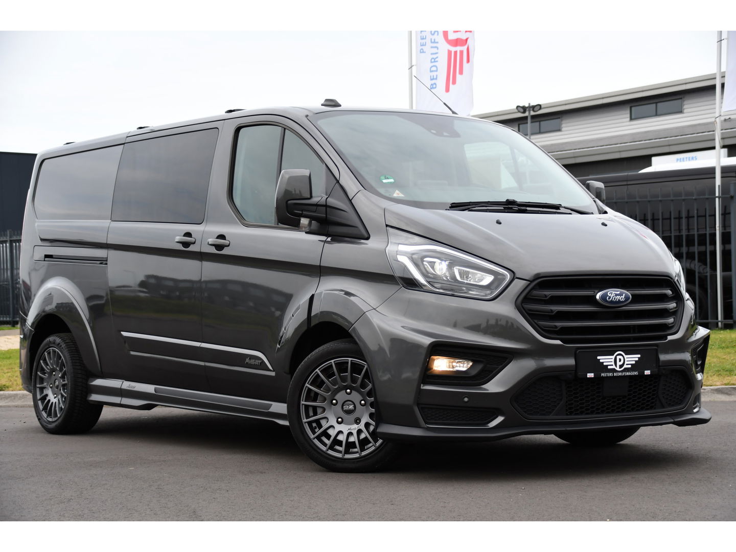 Ford Transit Custom 320 2.0 TDCI DC L2H1 MS-RT Adaptieve Cruise, Camera, 185PK, Carplay, Multimedia, Trekhaak, Automaat, 2 x Schuifdeur, UNIEK!