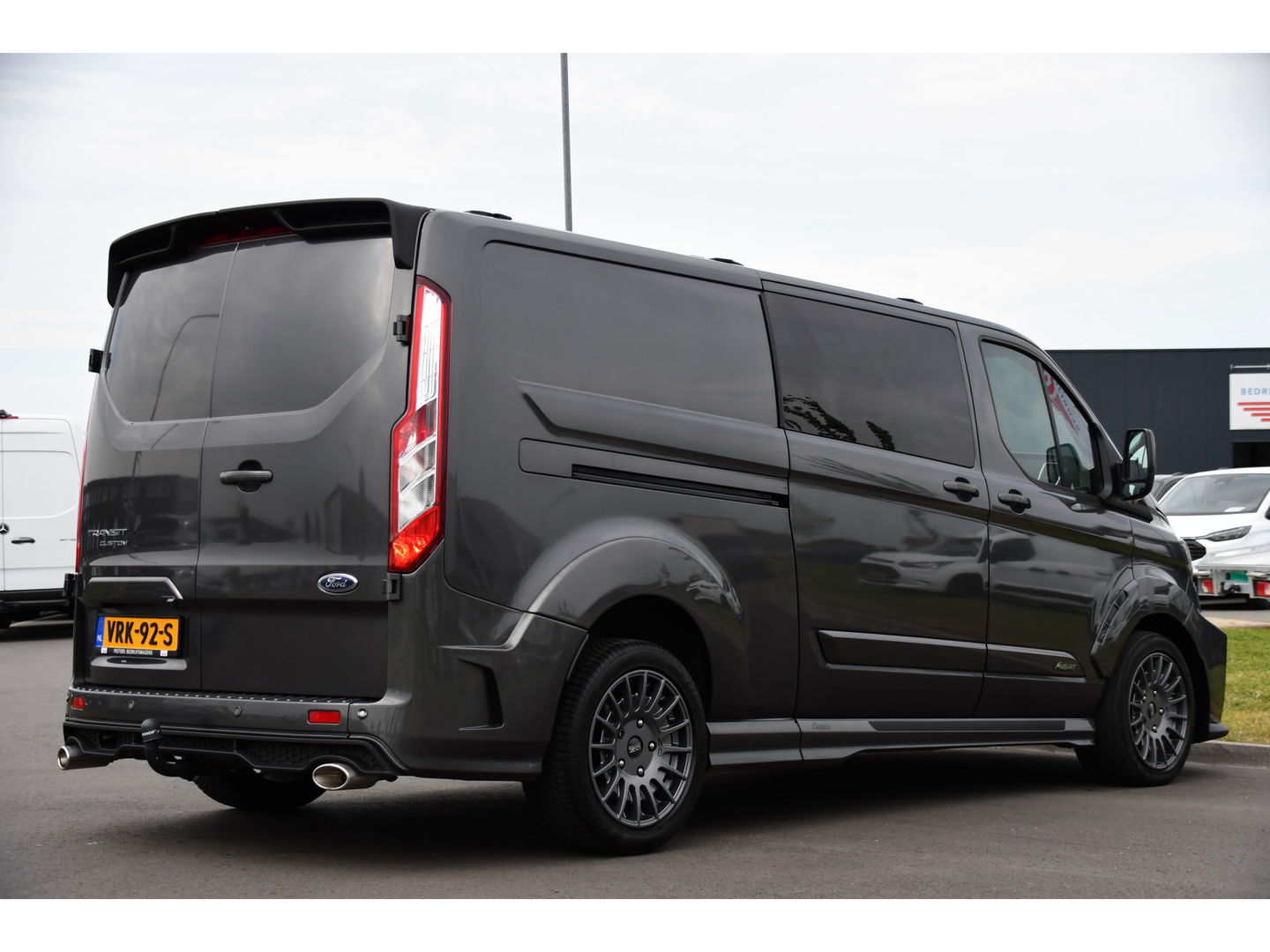 Ford Transit Custom 320 2.0 TDCI DC L2H1 MS-RT Adaptieve Cruise, Camera, 185PK, Carplay, Multimedia, Trekhaak, Automaat, 2 x Schuifdeur, UNIEK!