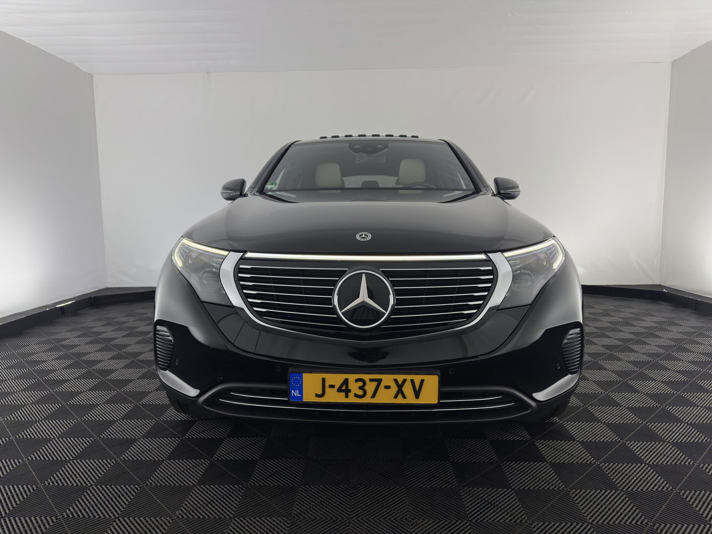 Mercedes-Benz EQC 400 4MATIC Business Solution 80 kWh (3-Fase) {SOH-93%} (INCL-BTW) *AUT | SUNROOF | WIDE-SCREEN-DIGI-COCKPIT | MEMORY-PACK | SURROUND-VIEW | KEYLESS | ARTICO-FULL-LEATHER | SPORT-SEATS | DAB+ | 19 ''*