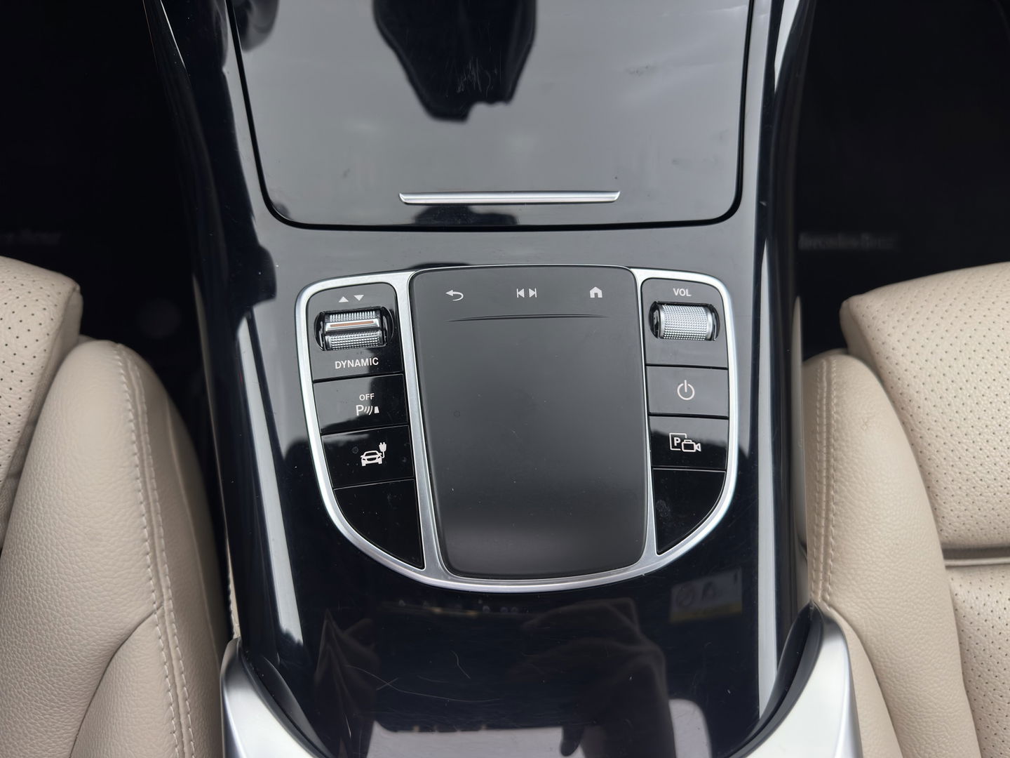 Mercedes-Benz EQC 400 4MATIC Business Solution 80 kWh (3-Fase) {SOH-93%} (INCL-BTW) *AUT | SUNROOF | WIDE-SCREEN-DIGI-COCKPIT | MEMORY-PACK | SURROUND-VIEW | KEYLESS | ARTICO-FULL-LEATHER | SPORT-SEATS | DAB+ | 19 ''*