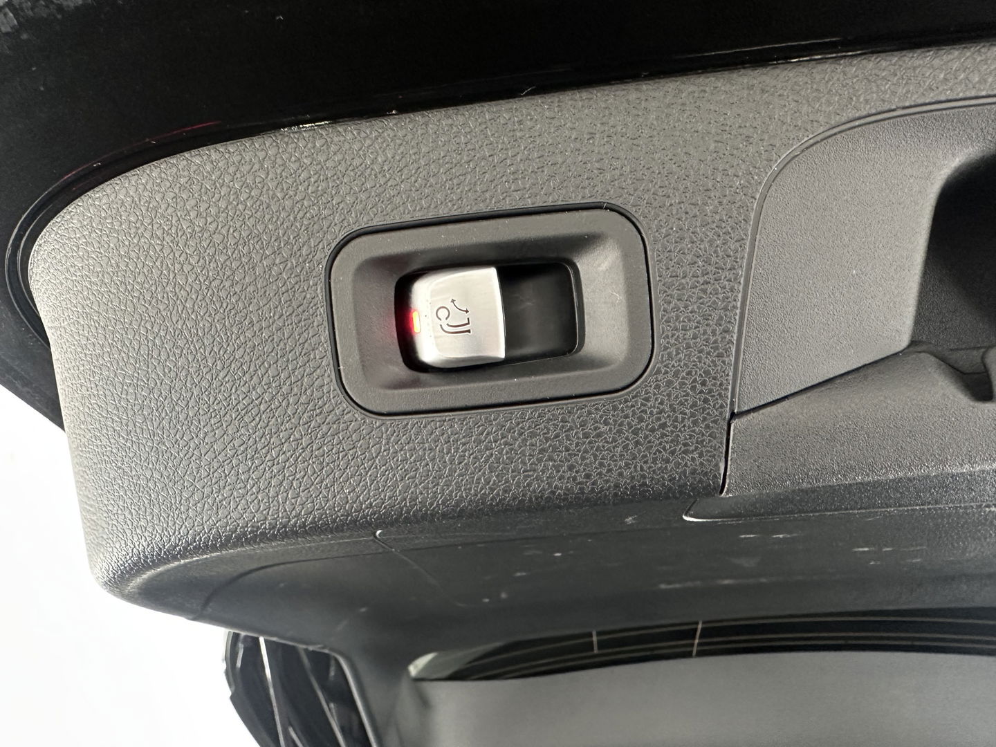 Mercedes-Benz EQC 400 4MATIC Business Solution 80 kWh (3-Fase) {SOH-93%} (INCL-BTW) *AUT | SUNROOF | WIDE-SCREEN-DIGI-COCKPIT | MEMORY-PACK | SURROUND-VIEW | KEYLESS | ARTICO-FULL-LEATHER | SPORT-SEATS | DAB+ | 19 ''*