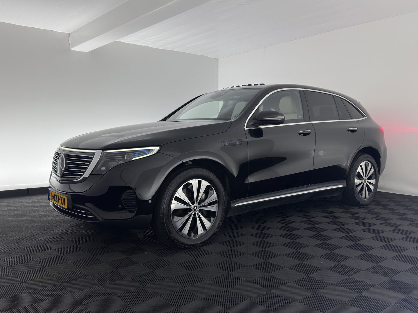 Mercedes-Benz EQC 400 4MATIC Business Solution 80 kWh (3-Fase) {SOH-93%} (INCL-BTW) *AUT | SUNROOF | WIDE-SCREEN-DIGI-COCKPIT | MEMORY-PACK | SURROUND-VIEW | KEYLESS | ARTICO-FULL-LEATHER | SPORT-SEATS | DAB+ | 19 ''*