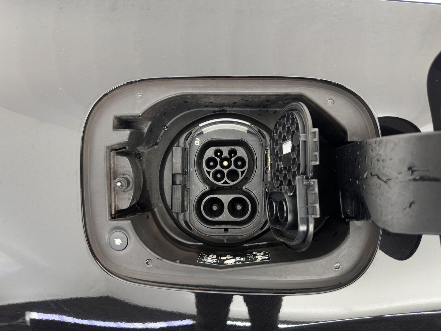 Mercedes-Benz EQC 400 4MATIC Business Solution 80 kWh (3-Fase) {SOH-93%} (INCL-BTW) *AUT | SUNROOF | WIDE-SCREEN-DIGI-COCKPIT | MEMORY-PACK | SURROUND-VIEW | KEYLESS | ARTICO-FULL-LEATHER | SPORT-SEATS | DAB+ | 19 ''*