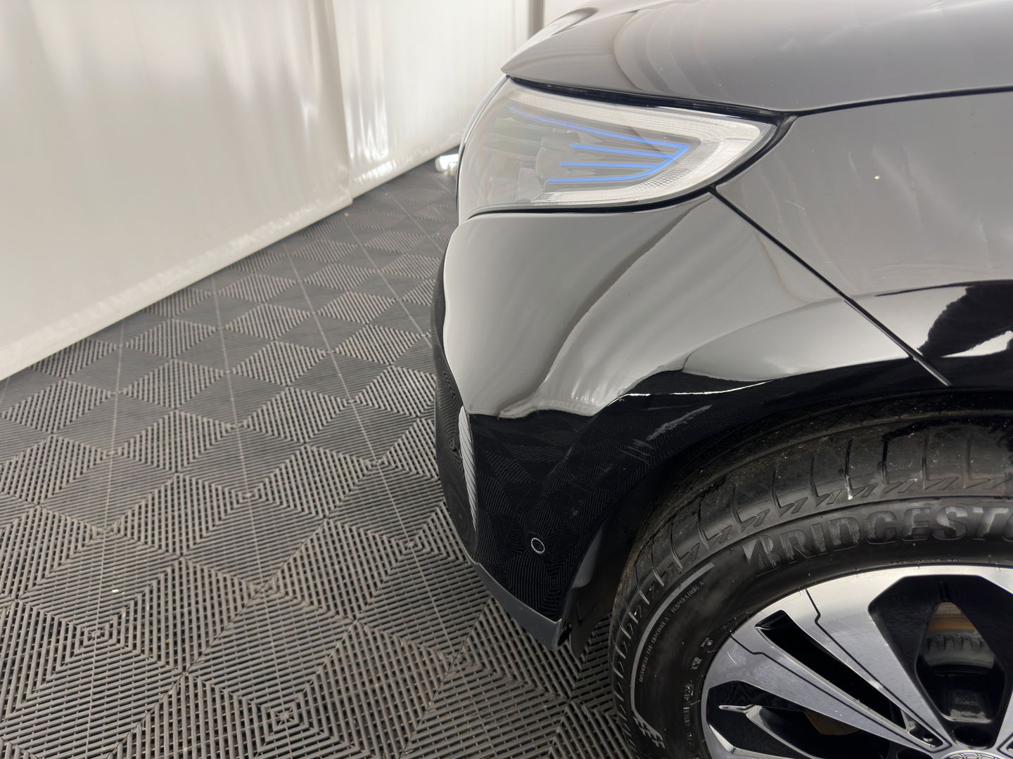 Mercedes-Benz EQC 400 4MATIC Business Solution 80 kWh (3-Fase) {SOH-93%} (INCL-BTW) *AUT | SUNROOF | WIDE-SCREEN-DIGI-COCKPIT | MEMORY-PACK | SURROUND-VIEW | KEYLESS | ARTICO-FULL-LEATHER | SPORT-SEATS | DAB+ | 19 ''*