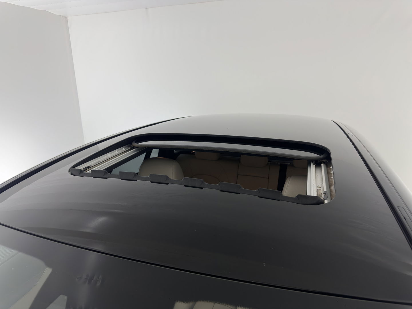 Mercedes-Benz EQC 400 4MATIC Business Solution 80 kWh (3-Fase) {SOH-93%} (INCL-BTW) *AUT | SUNROOF | WIDE-SCREEN-DIGI-COCKPIT | MEMORY-PACK | SURROUND-VIEW | KEYLESS | ARTICO-FULL-LEATHER | SPORT-SEATS | DAB+ | 19 ''*