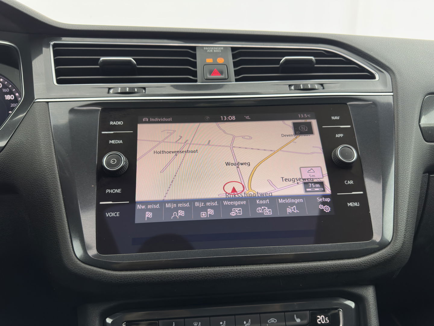 Volkswagen Tiguan Allspace 1.5 TSI R-line Highline Business (7-Pers.) (INCL-BTW) Aut * PANO | NAVI-FULLMAP | XENON | ALCANTARA | HEATED-ERGONOMIC-SPORTSEATS | KEYLESS | PRIVACY-GLASS | CAMERA | DAB | DIGI-COCKPIT | PDC | TOWBAR | ECC | 19"ALU*