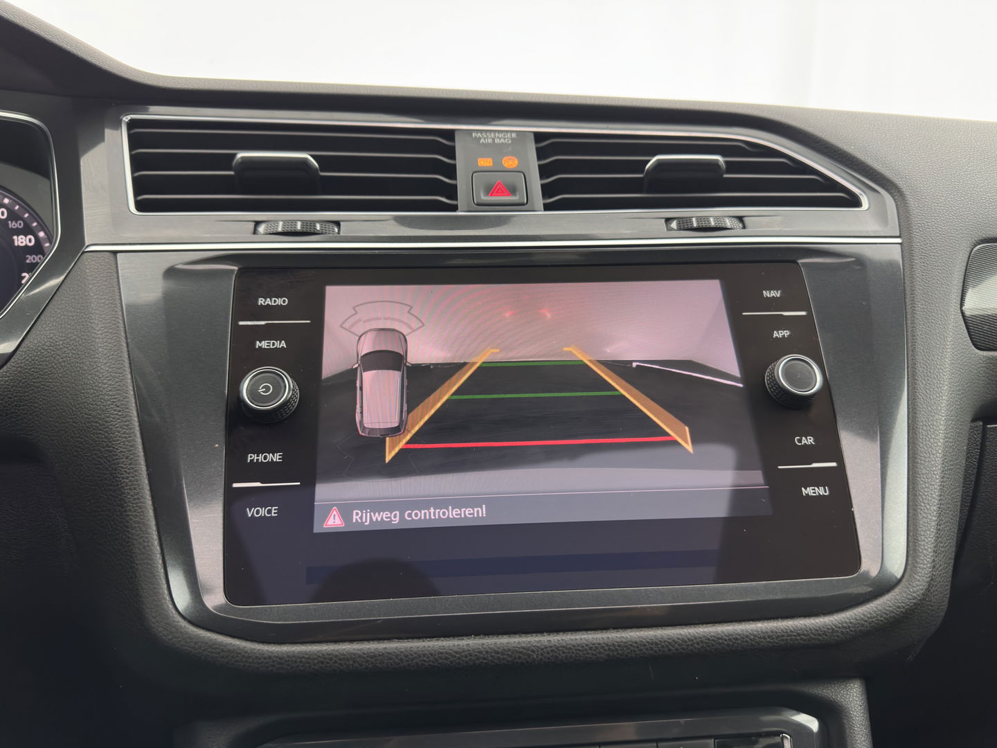 Volkswagen Tiguan Allspace 1.5 TSI R-line Highline Business (7-Pers.) (INCL-BTW) Aut * PANO | NAVI-FULLMAP | XENON | ALCANTARA | HEATED-ERGONOMIC-SPORTSEATS | KEYLESS | PRIVACY-GLASS | CAMERA | DAB | DIGI-COCKPIT | PDC | TOWBAR | ECC | 19"ALU*