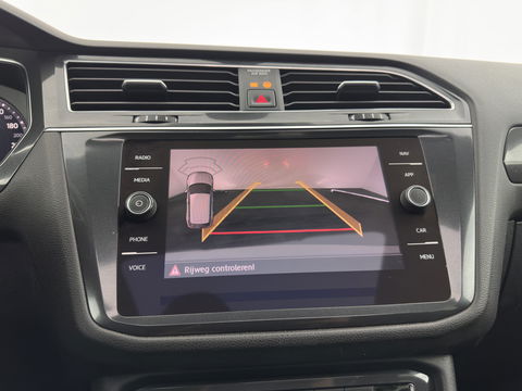 Volkswagen Tiguan Allspace 1.5 TSI R-line Highline Business (7-Pers.) (INCL-BTW) Aut * PANO | NAVI-FULLMAP | XENON | ALCANTARA | HEATED-ERGONOMIC-SPORTSEATS | KEYLESS | PRIVACY-GLASS | CAMERA | DAB | DIGI-COCKPIT | PDC | TOWBAR | ECC | 19"ALU*